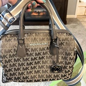 Medium MK tote